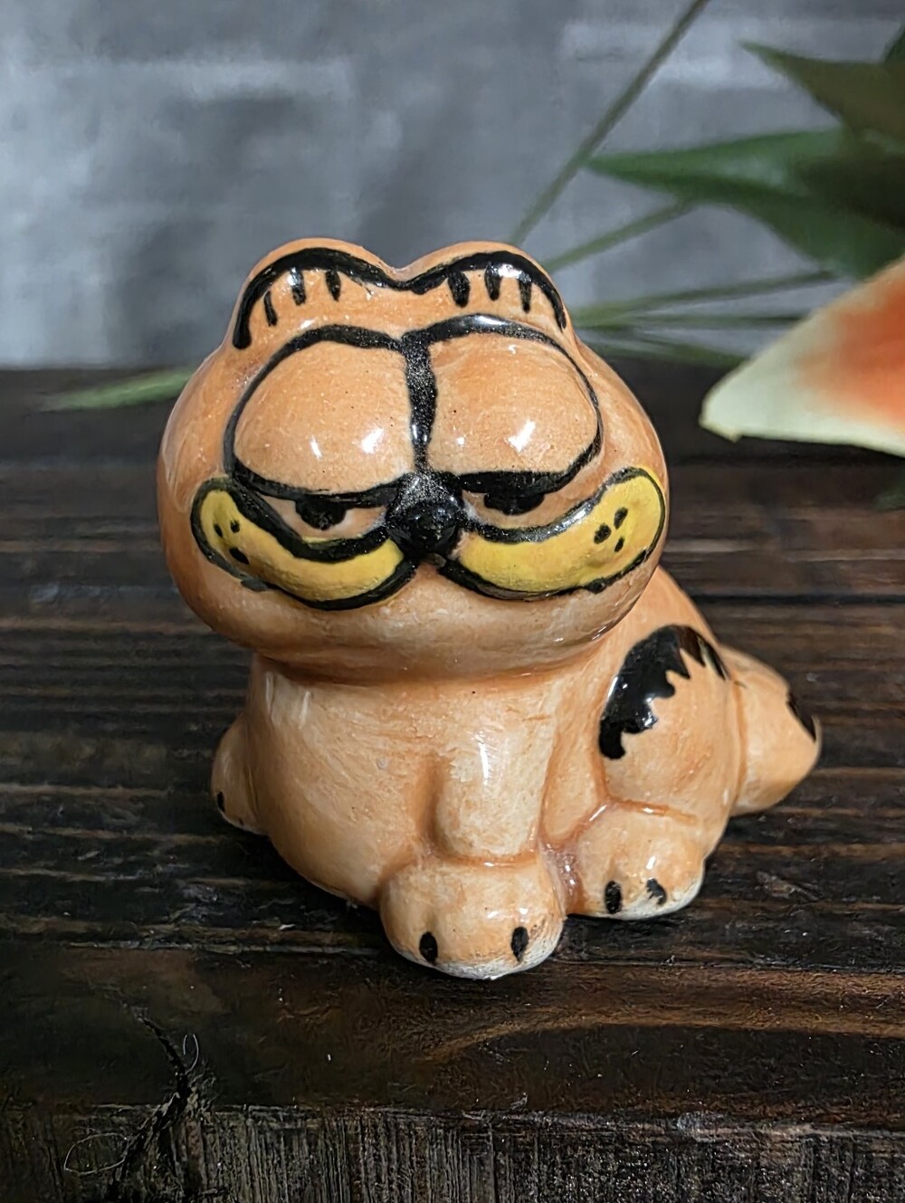 Garfield Ceramic Painted Cat Figurine 1.5 Inches Tall